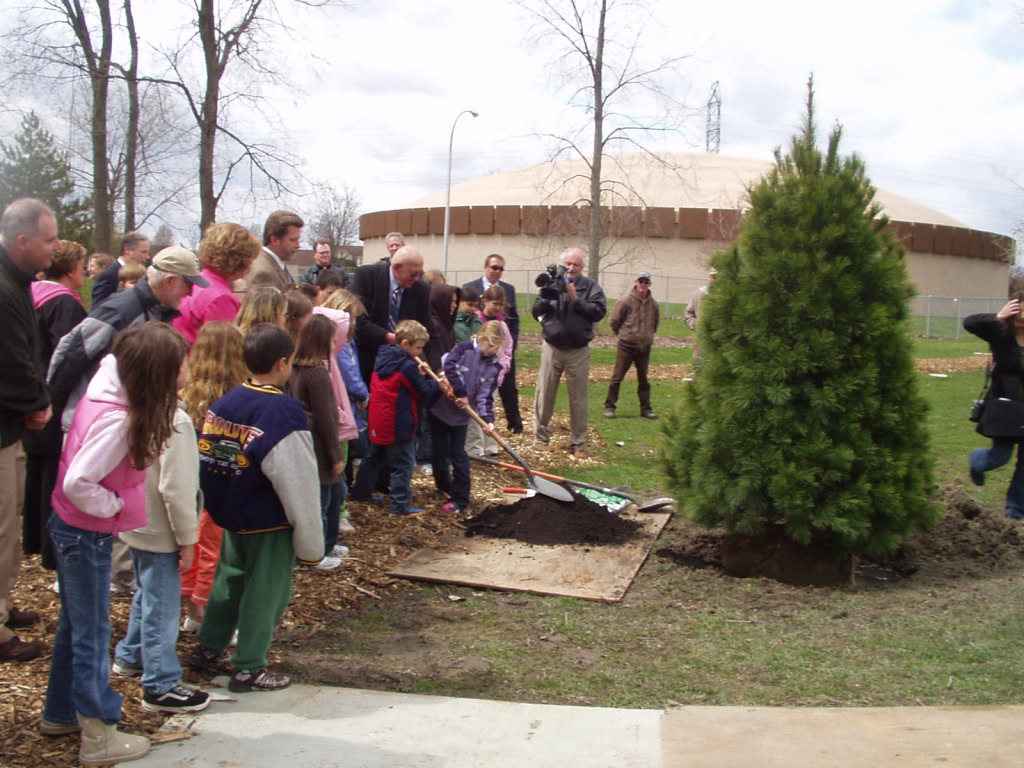 Tomlinson Arboretum Dedication